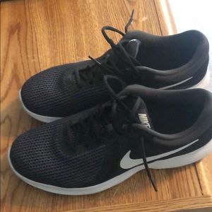 Nike Revolution 4 Men's Running Shoe	
Size 12